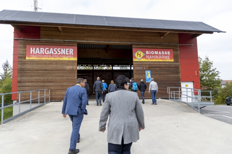 Besuch Biomasseverband im Nahwärmekraftwert Weng