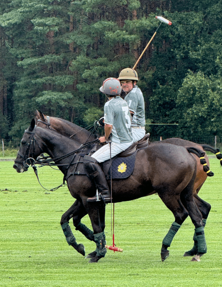 Zwei Polo-Spieler auf dem Gut Rixförde | Foto: Ines von Frantzis