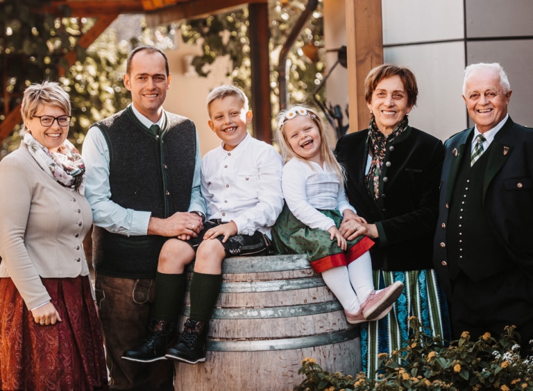 Familienfoto Weingut Grabin | MAGNO Industrieheizung